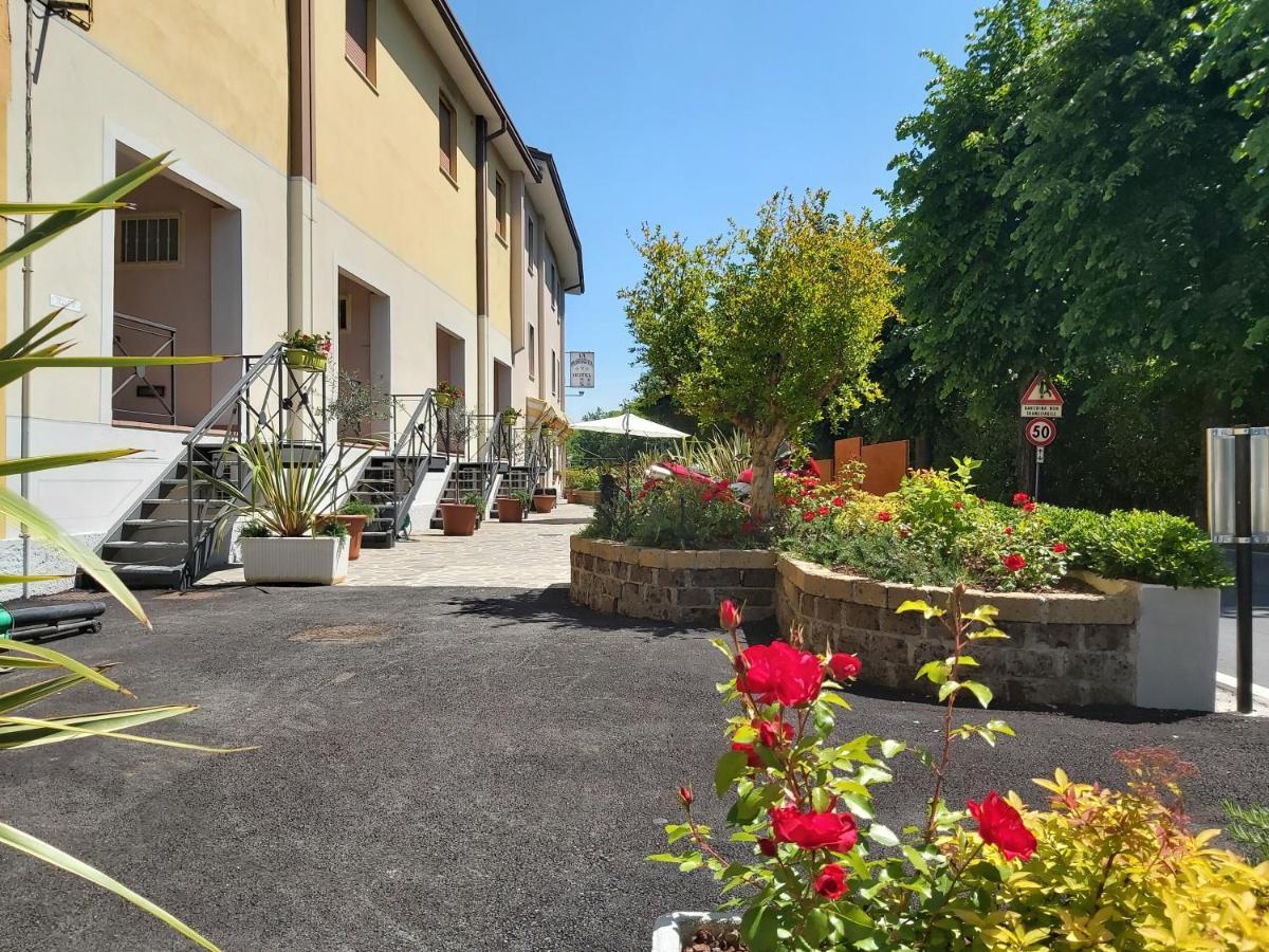 Hotel La Passeggiata Desenzano del Garda Exterior foto